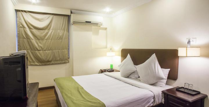 Sandhya Hotel Хайдарабад Экстерьер фото