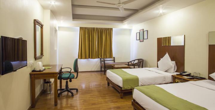 Sandhya Hotel Хайдарабад Экстерьер фото