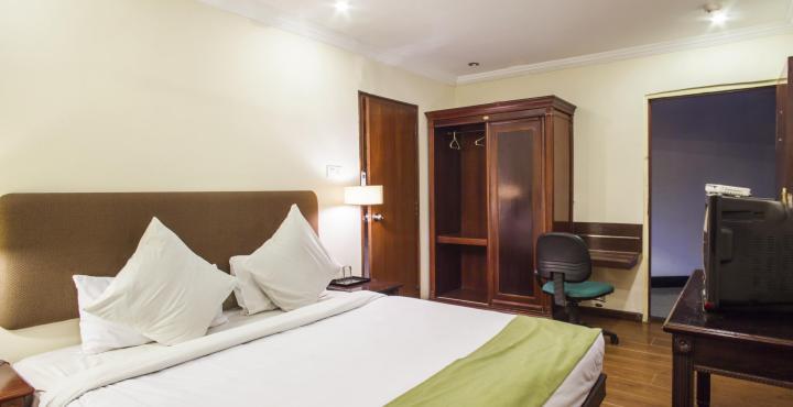 Sandhya Hotel Хайдарабад Экстерьер фото