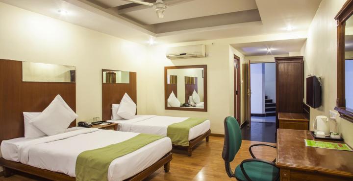 Sandhya Hotel Хайдарабад Экстерьер фото